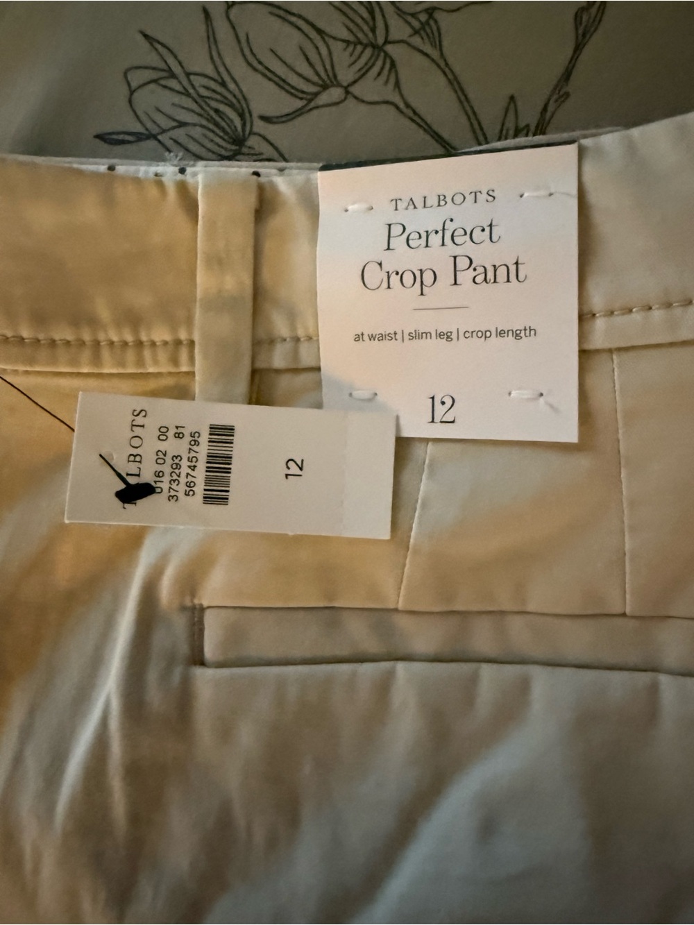 Talbots Cropped Slim-Leg Pants in NWT Light Beige size 12